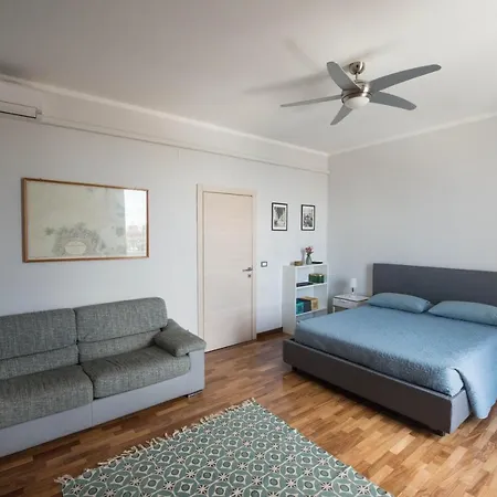 Casa Sottoripa * Genoa