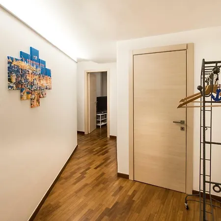 Casa Sottoripa Генуя